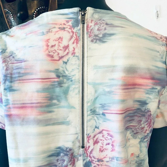 Asos 100% Leather Multicolor Floral Crew Neck Short Sleeves Mini Dress Size 8 - Picture 7 of 10